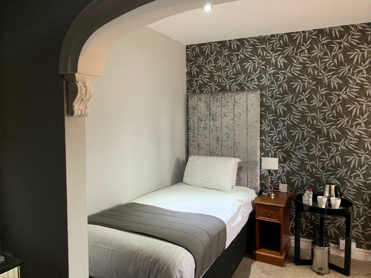 Barons Court Hotel Walsall Eksteriør bilde